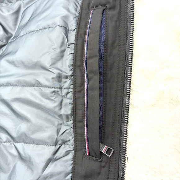 Tommy Hilfiger Men's Black Bomber Jacket, Water and Wind Resistant, Size M - Picture 9 of 14